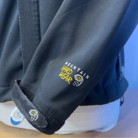 Mountain hardware jacket in preloved condition - Picture 8 of 15